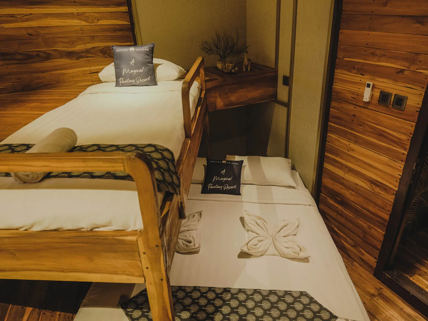 Superior Triple Bedroom_Mutiara Nusantara Cruise